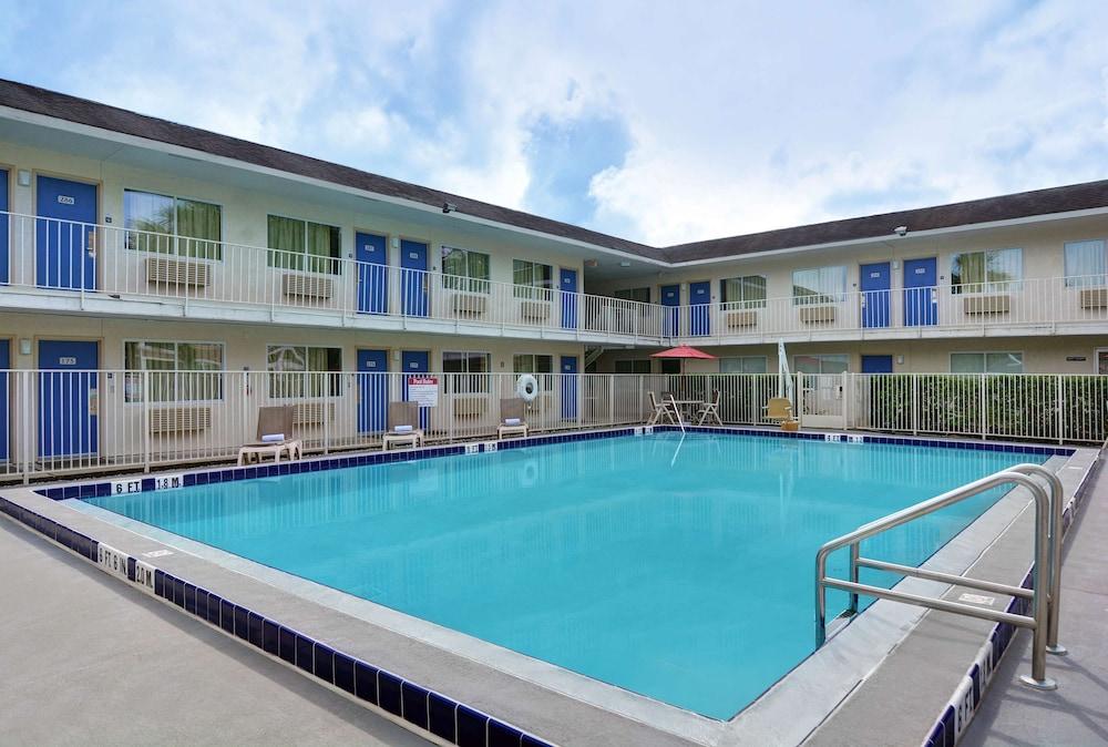 Motel 6-Kissimmee, Fl - Orlando Celebration Exterior photo